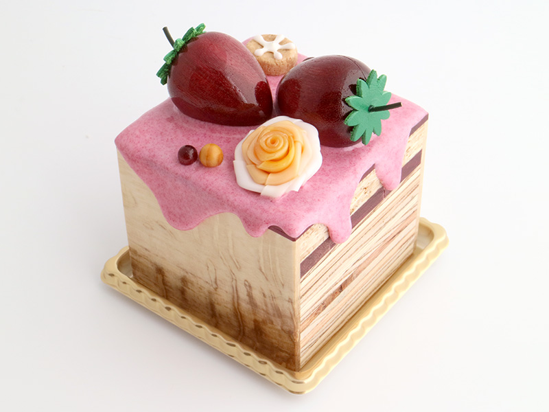 【残り1点】sk004　桃クリームに薔薇（正方形巻鍵）ケーキオルゴール