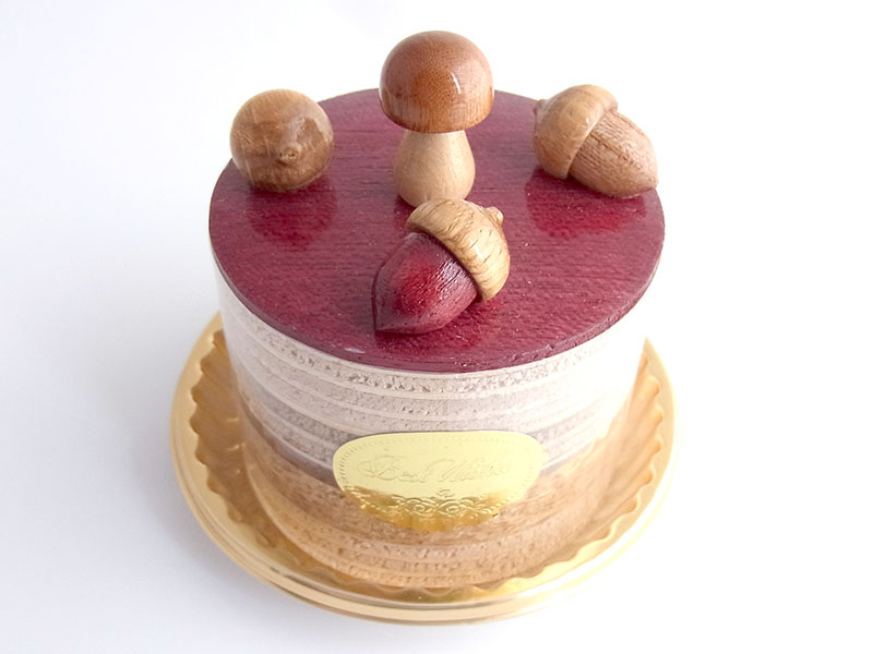 【残り1点】ma561　木地にどんぐりときのこ（丸）ケーキオルゴール